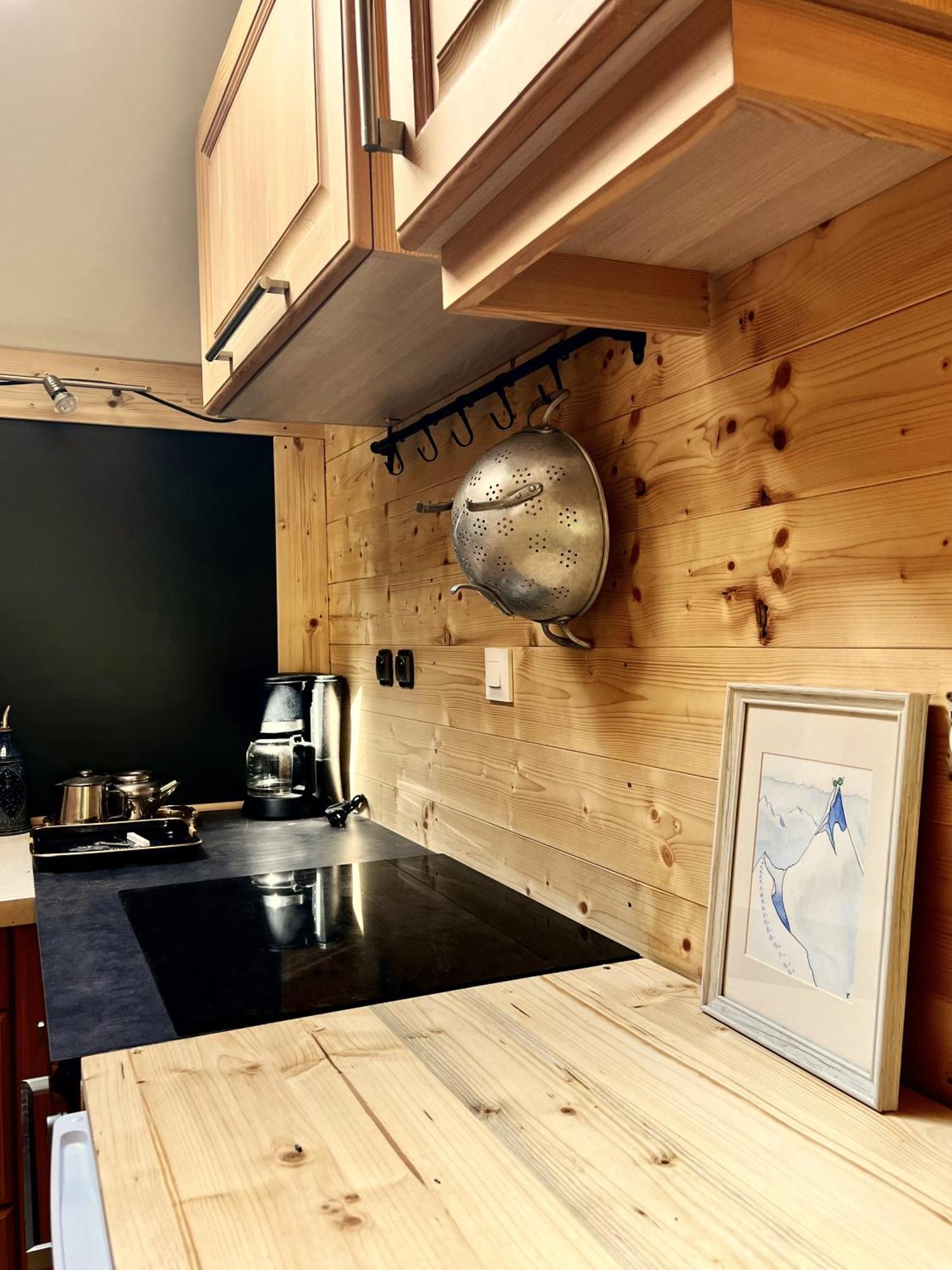L'Ostal Villa Les Combes  ภายนอก รูปภาพ