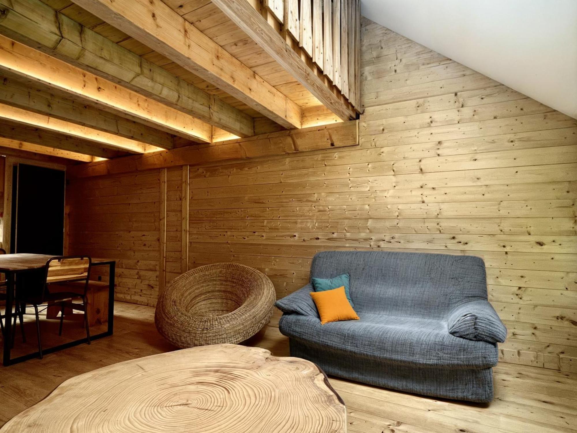 L'Ostal Villa Les Combes  ภายนอก รูปภาพ
