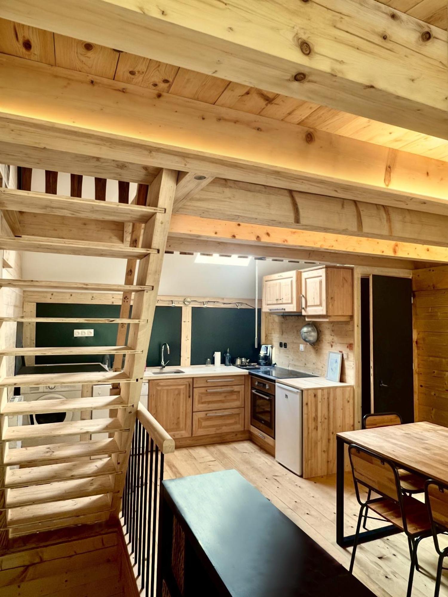 L'Ostal Villa Les Combes  ภายนอก รูปภาพ